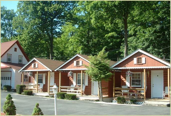 Seven Dwarfs Motel & Cabins Lake George Eksteriør billede