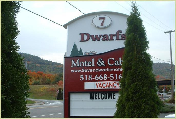 Seven Dwarfs Motel & Cabins Lake George Eksteriør billede