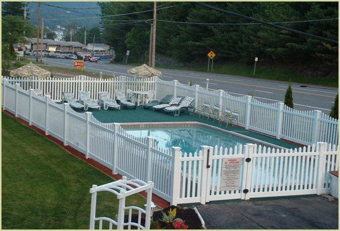 Seven Dwarfs Motel & Cabins Lake George Eksteriør billede