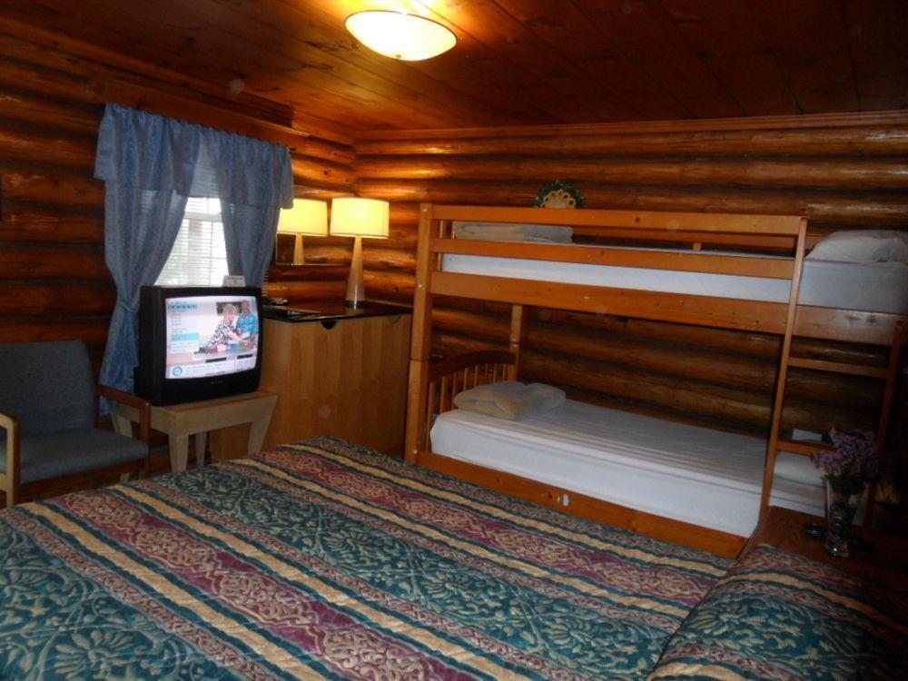 Seven Dwarfs Motel & Cabins Lake George Eksteriør billede